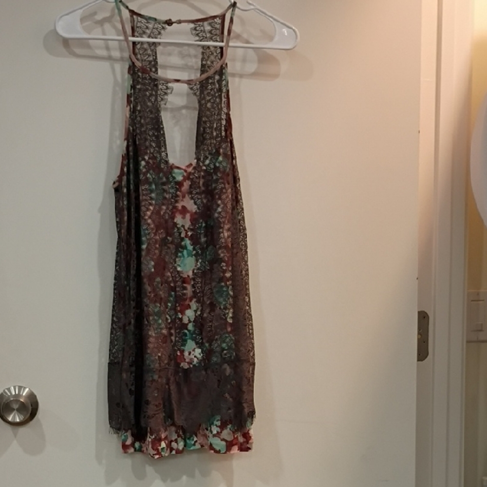 Chic Lace Tank Top in Brown and Green